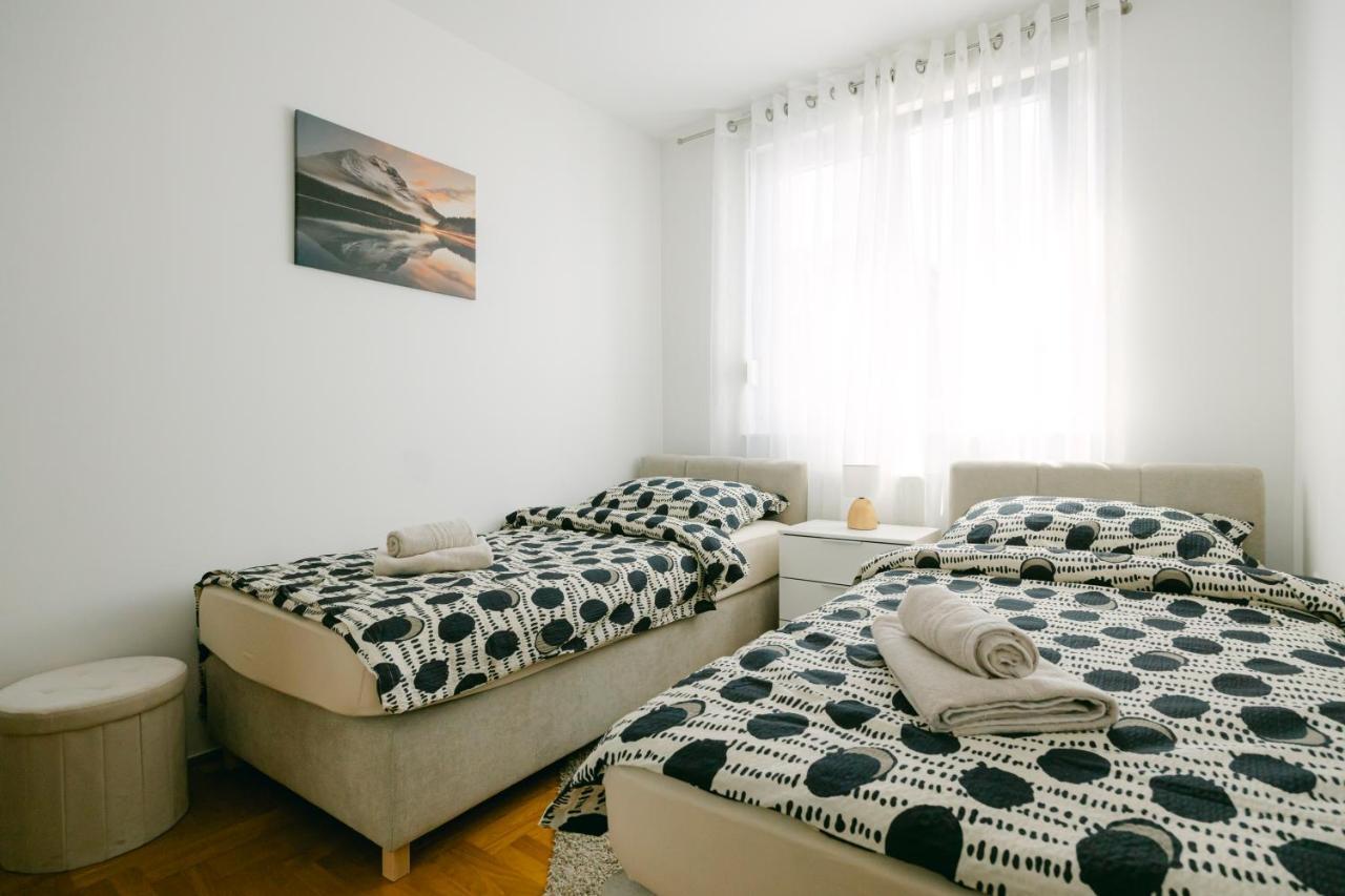 Ladenta Apartman*** ซาเกร็บ ภายนอก รูปภาพ