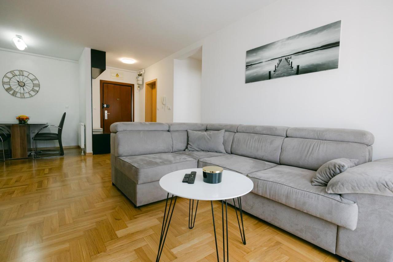 Ladenta Apartman*** ซาเกร็บ ภายนอก รูปภาพ