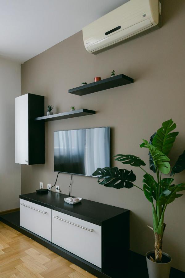 Ladenta Apartman*** ซาเกร็บ ภายนอก รูปภาพ