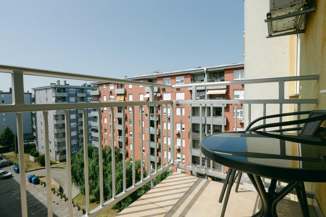Ladenta Apartman*** ซาเกร็บ ภายนอก รูปภาพ