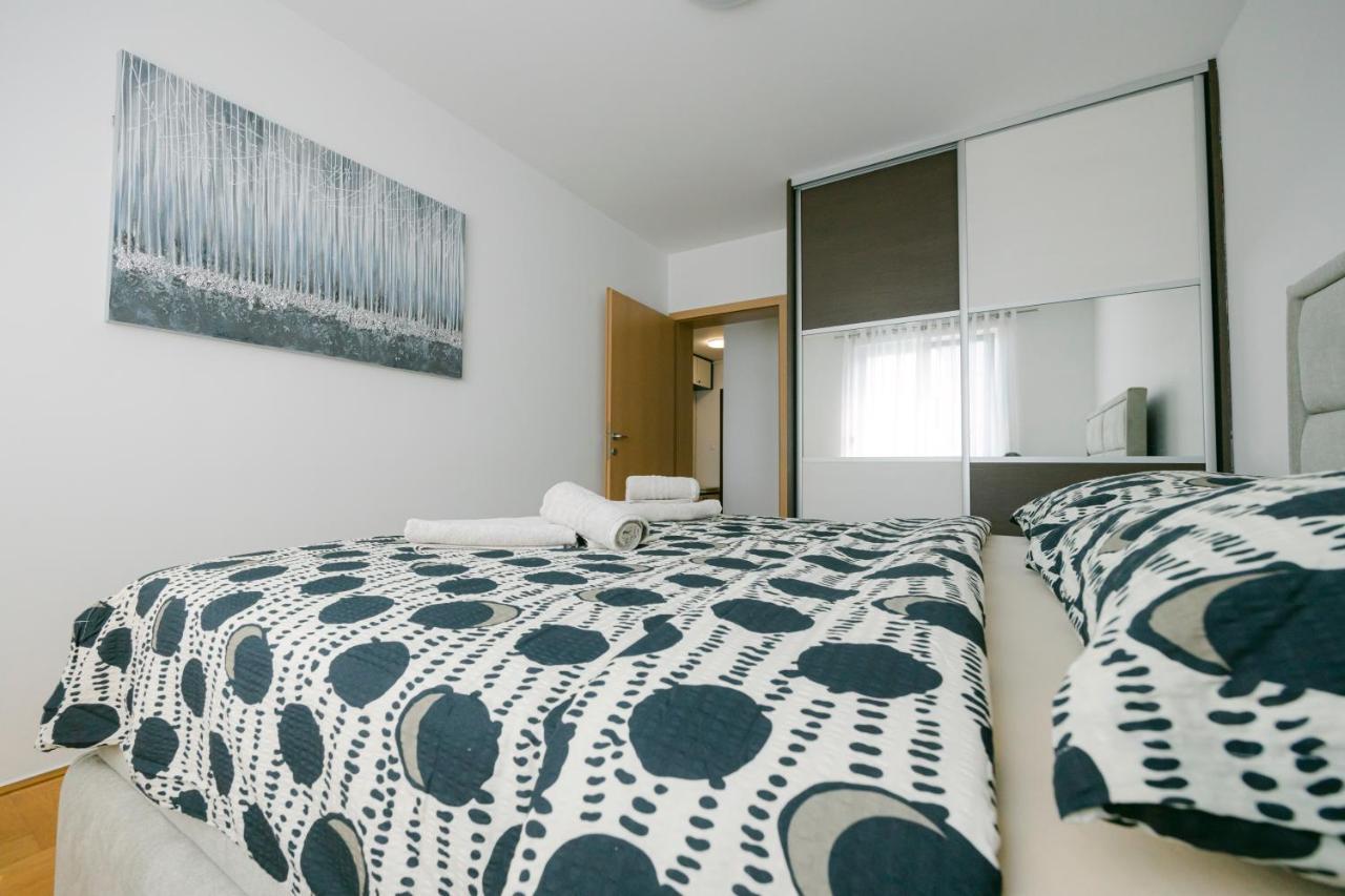 Ladenta Apartman*** ซาเกร็บ ภายนอก รูปภาพ
